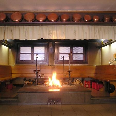 Albergo Leon Bianco Moggio Udinese Bagian luar foto